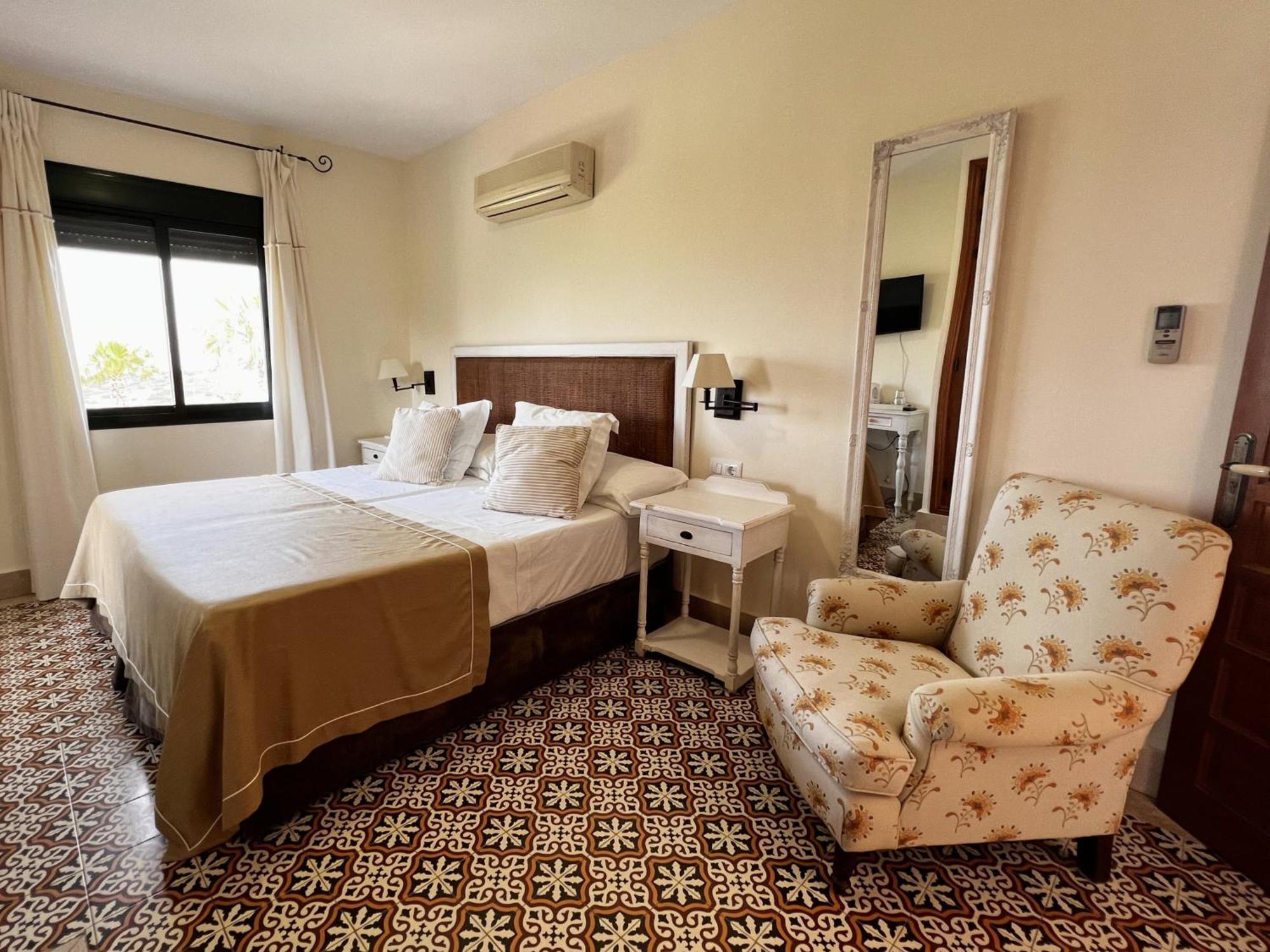 Hotel Sindhura Vejer de la Frontera Bagian luar foto